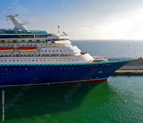 Kreuzfahrtschiff MS Sovereign von Pullmantur Cruises im Hafen von Civitavecchia, Italien photo