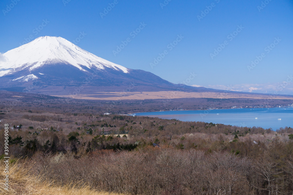 山梨県の富士山と山中湖 山梨県の富士山と山中湖