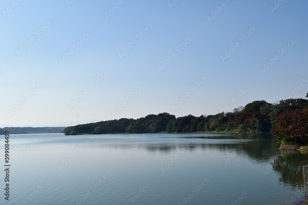 10月秋晴れ 多摩湖湖畔