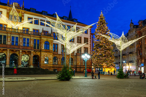 Wiesbaden, Sternschnuppenmarkt, 13.12.2020. photo