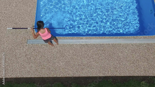 Obraz na płótnie Cleaning the home pool. w salonie