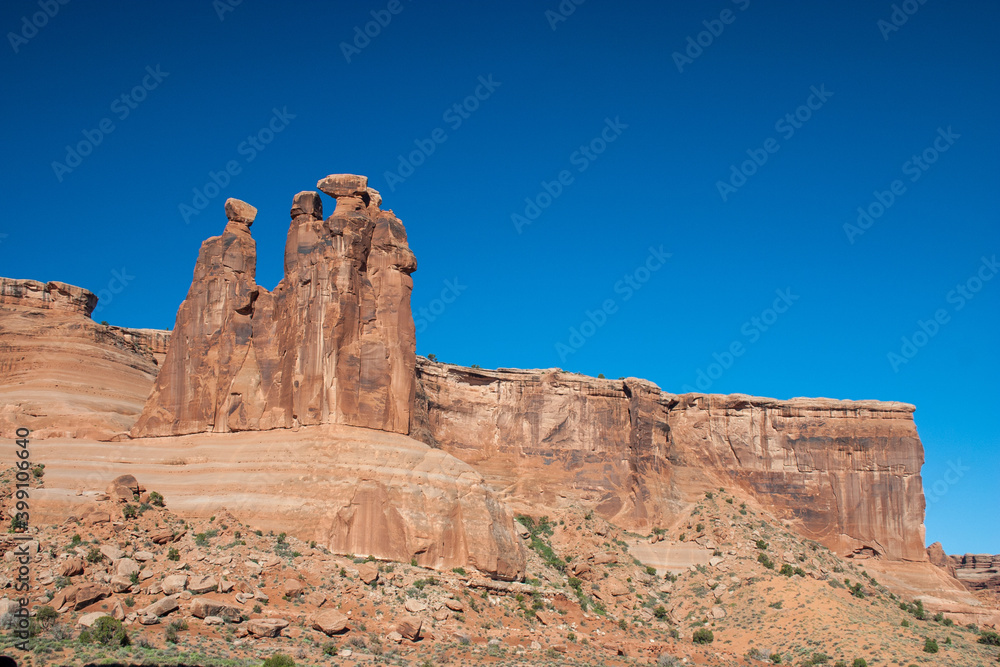 Fototapeta premium The Three Gossips in Arches National Park
