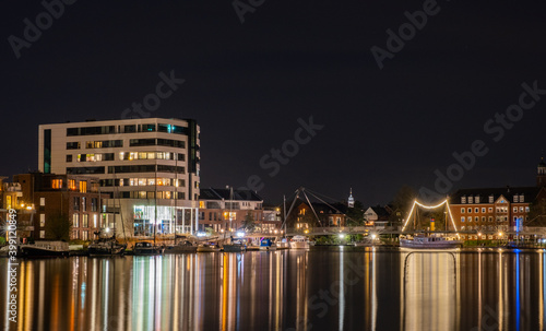 Hafen bei Nacht