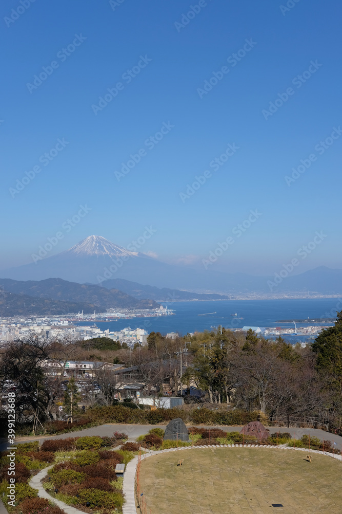 日本平の夢テラスと富士山