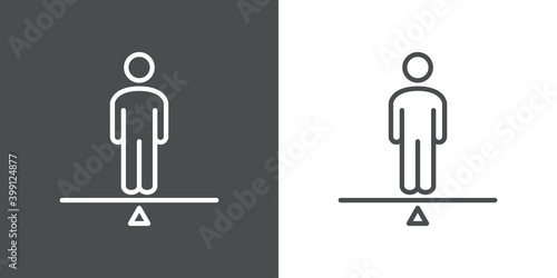 Logotipo hombre en equilibrio en balanza con lineas en fondo gris y fondo blanco