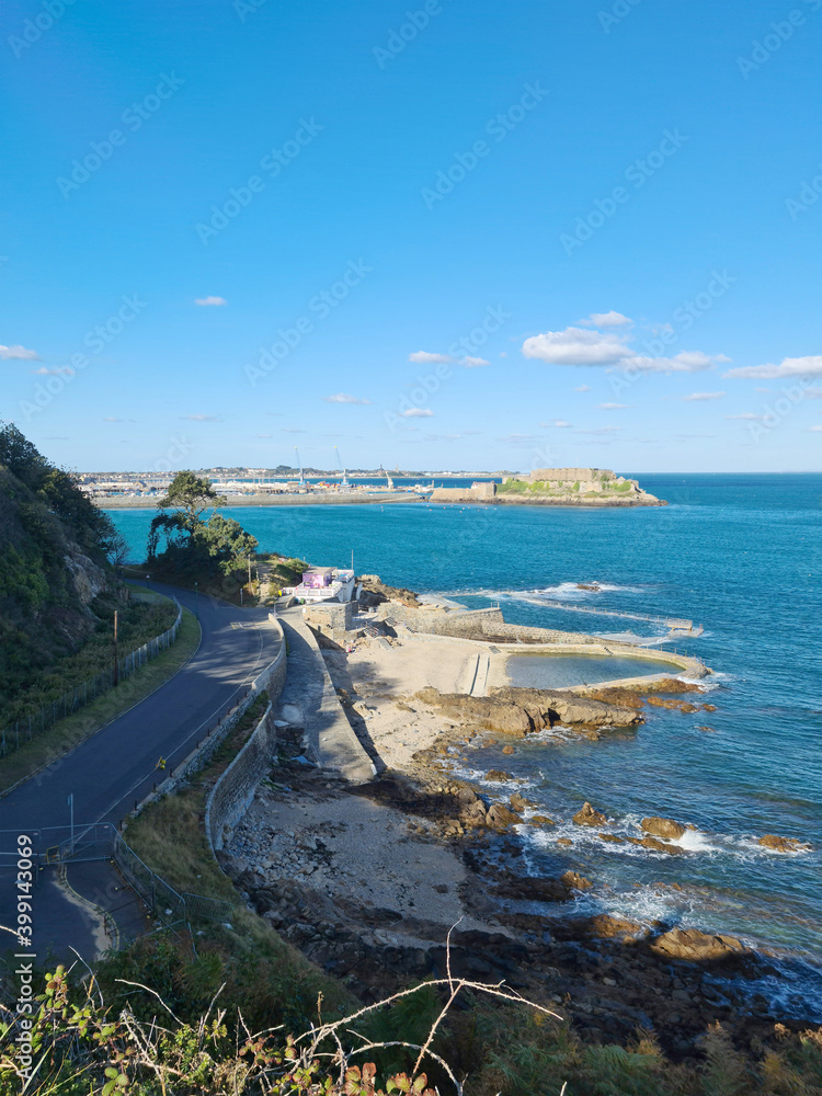 Obraz premium Bathing Pools and Castle Cornet, Guernsey Channel Islands