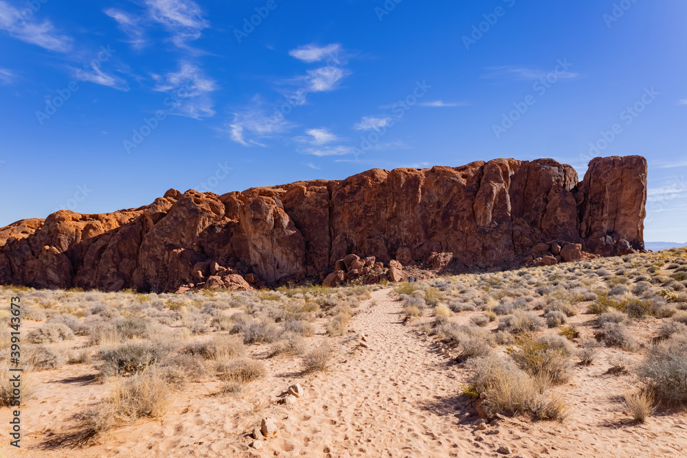 Fototapeta premium Beautiful landscape along the Firewave Trail of the Valley of Fire State Park