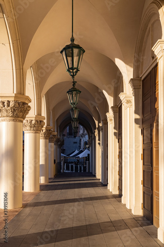 Canvas Print Sunset view of the hallway with antique lamp hanging