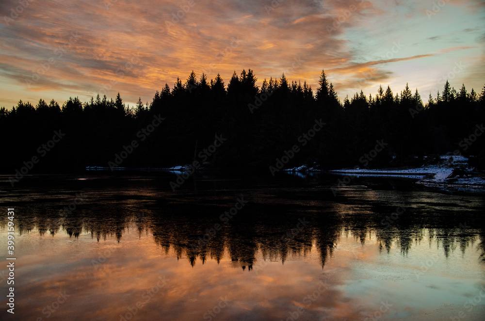 Obraz premium Sunset over Port Lions, Alaska