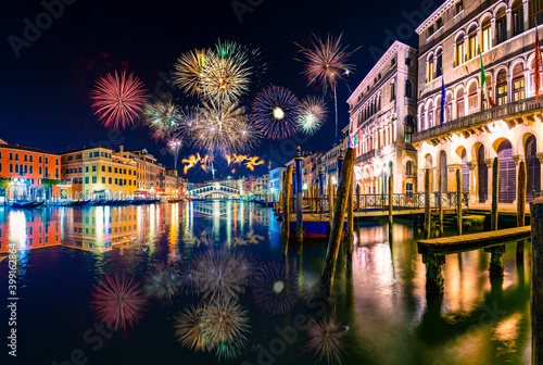 Fototapeta Naklejka Na Ścianę i Meble -  Fireworks at Grand Canal near Rialto bridge in Venice, Italy