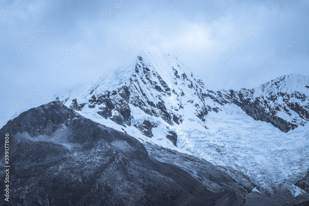 El hermoso Nevado Pirámide de Garcilazo de Caraz