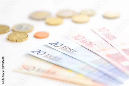 旧ユーロ紙幣と硬貨