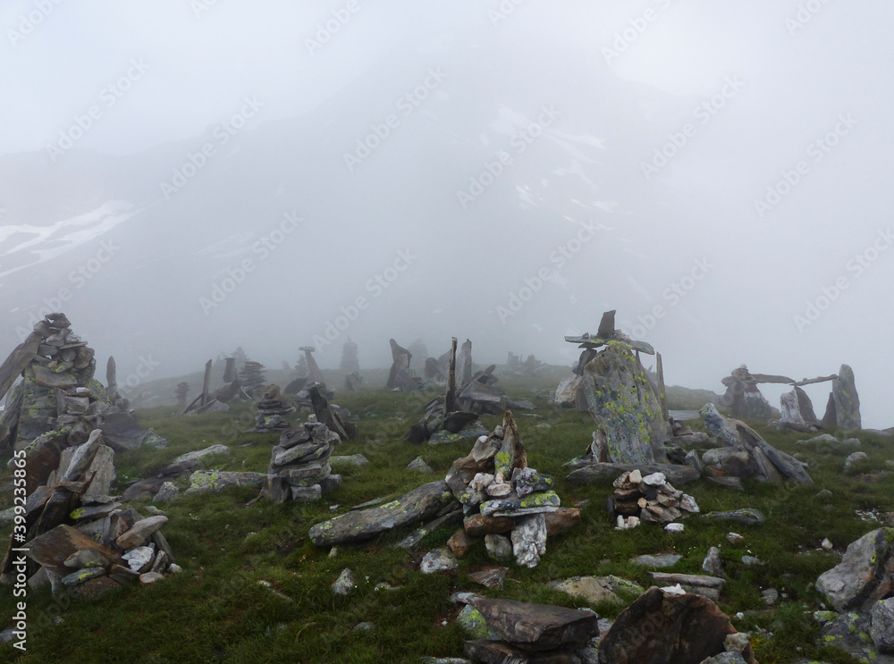 Fototapeta premium Berlin high path, Zillertal Alps in Tyrol, Austria