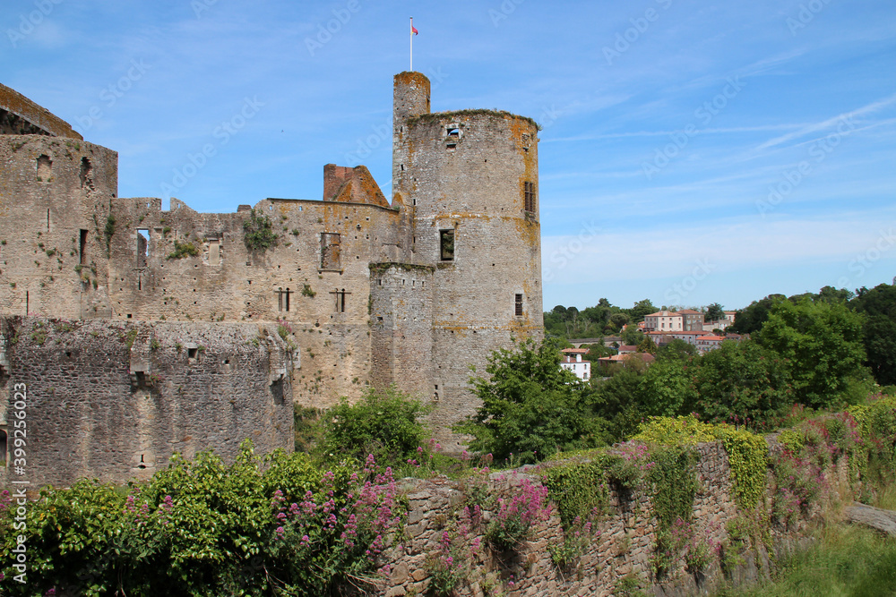 ruined medieval castle in clisson in france