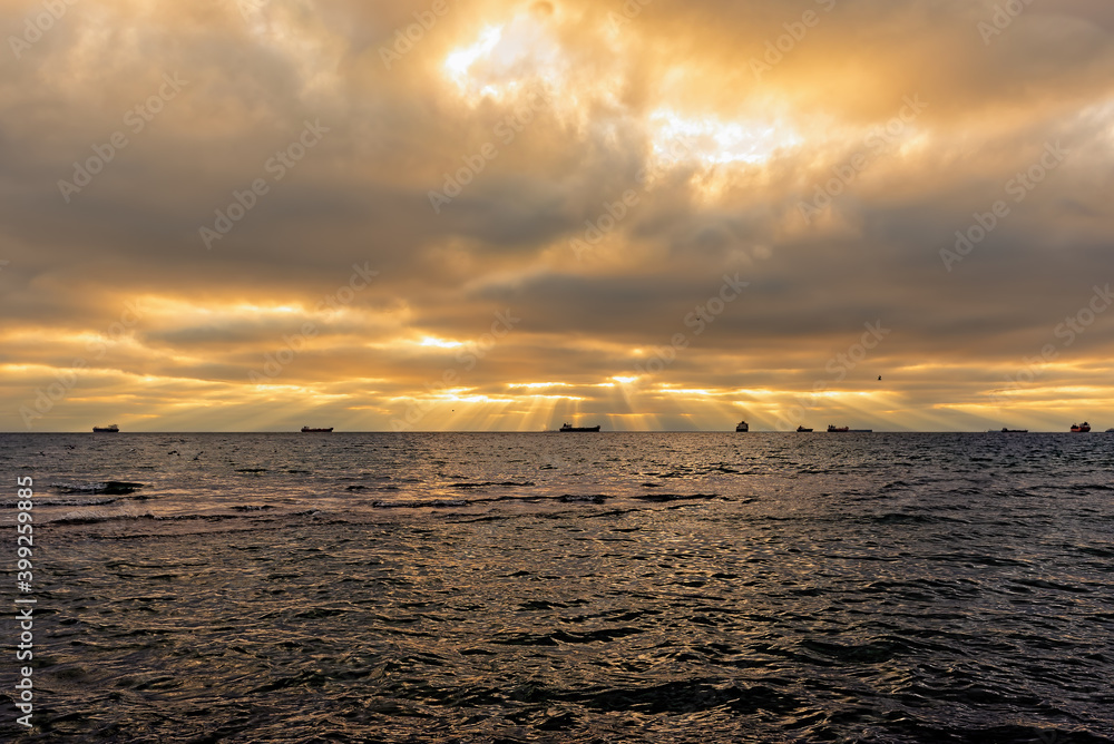 Obraz premium sunset over the sea