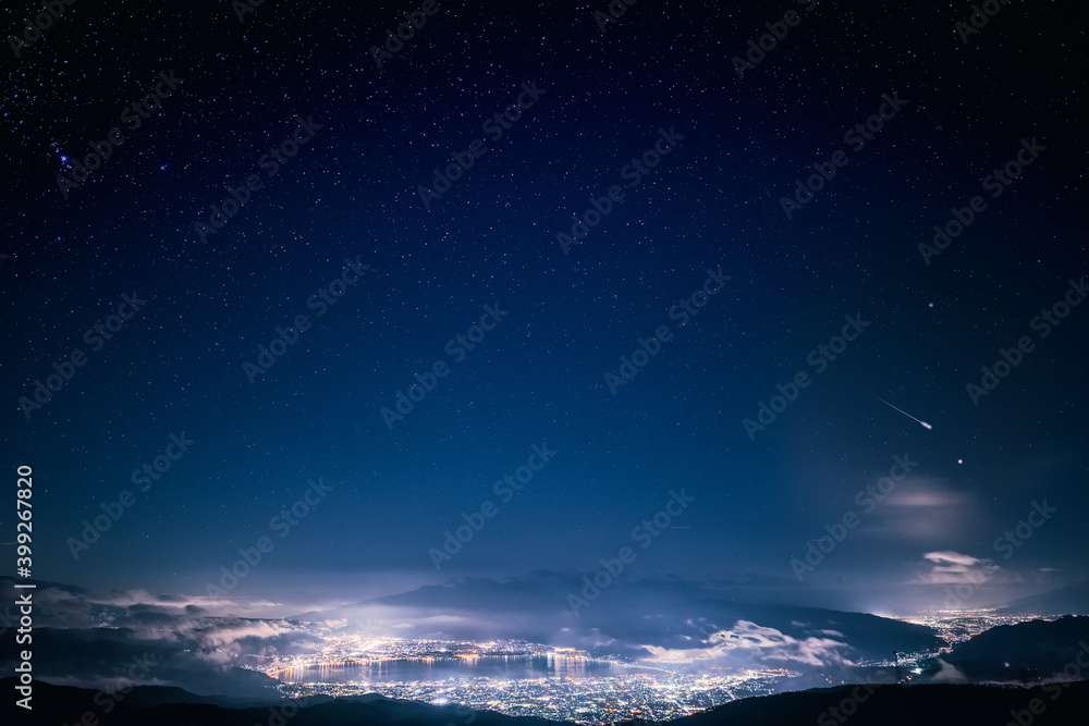 諏訪湖の夜景と流れ星 諏訪湖の夜景と流れ星