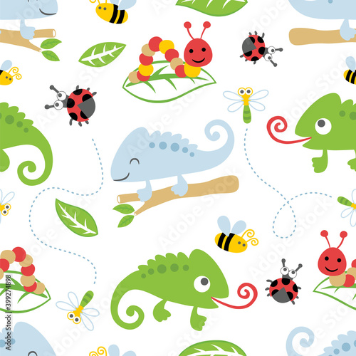 Seamless pattern vector of chameleon cartoon with bugs