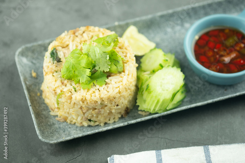 Stir-fry rice with pork and egg
