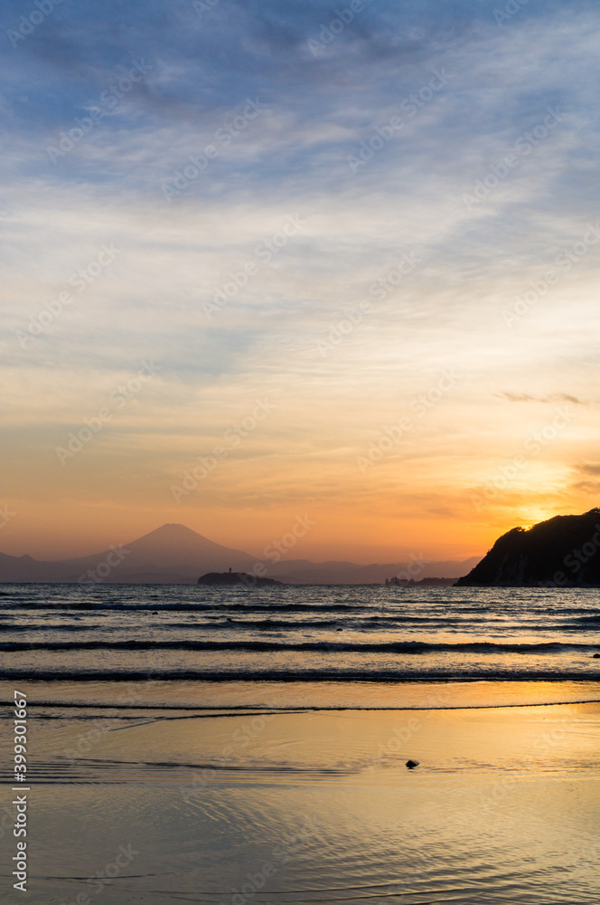 神奈川県逗子海岸の夕日 神奈川県逗子海岸の夕日