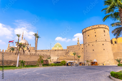 Fototapet Fortress and walls of the Alabaster Mosque in the city of Cairo, in the Egyptian capital
