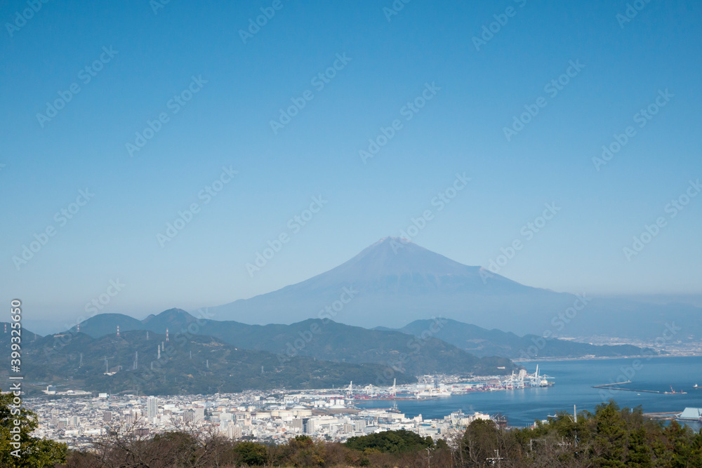 富士山と清水港の風景