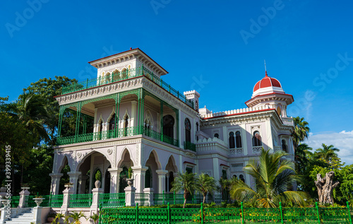Bild auf Leinwand Palast von Cienfuegos