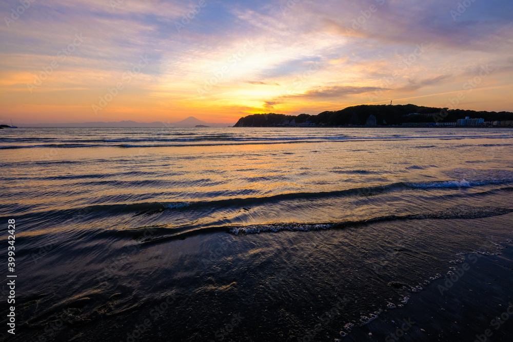 Obraz premium 神奈川県逗子海岸の夕日