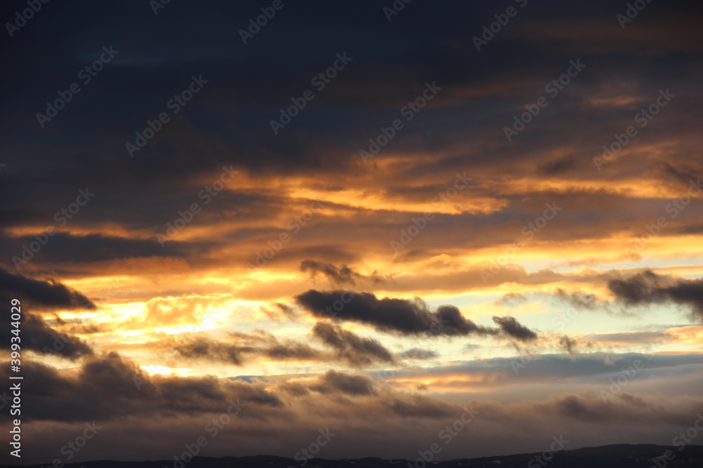 Fototapeta premium coucher de soleil nuageux