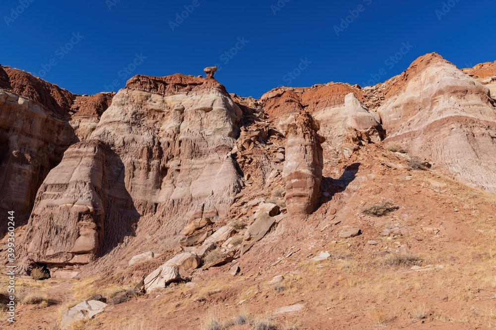 Obraz premium Beautiful landscape around Toadstool Hoodoos