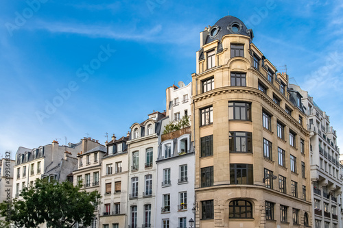 Paris, typical buildings in the Marais © Pascale Gueret