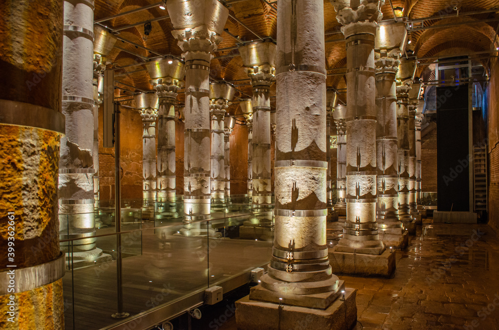 Fototapeta premium Theodosius cistern in Istanbul