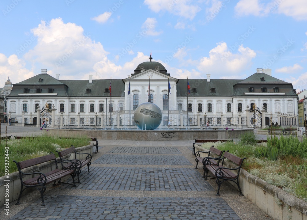 Obraz premium Walking around Bratislava