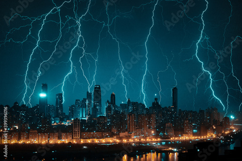 The lightning in the mountain city of chongqing at night