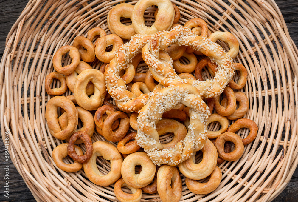 bagels in the basket