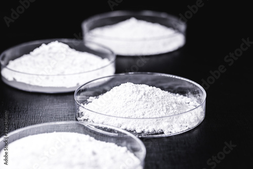 Foto Calcium carbonate is a chemical substance with the formula CaCO