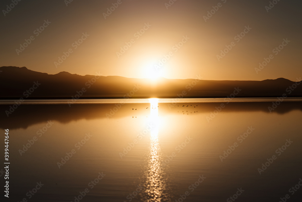 Obraz premium sunset over lake