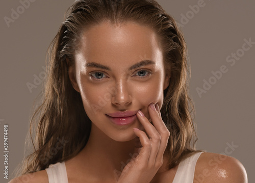 Obraz na plátně Woman beauty healthy skin moisture spa face natural clean fresh make up close