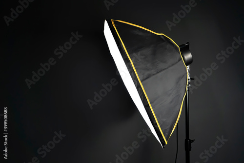 Softbox in a photo studio © frimufilms
