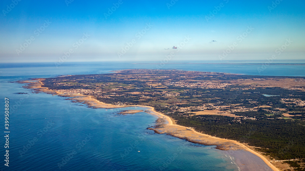 oleron island aerial view in atlantic ocean ile d'oléron dans l'océan atlantique vue du ciel et d'avion