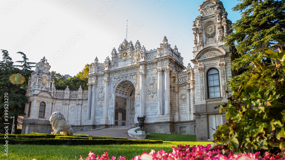 Naklejka premium Dolmabahce Palace in Istanbul, Turkey