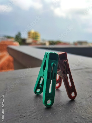 two stand laundry clip