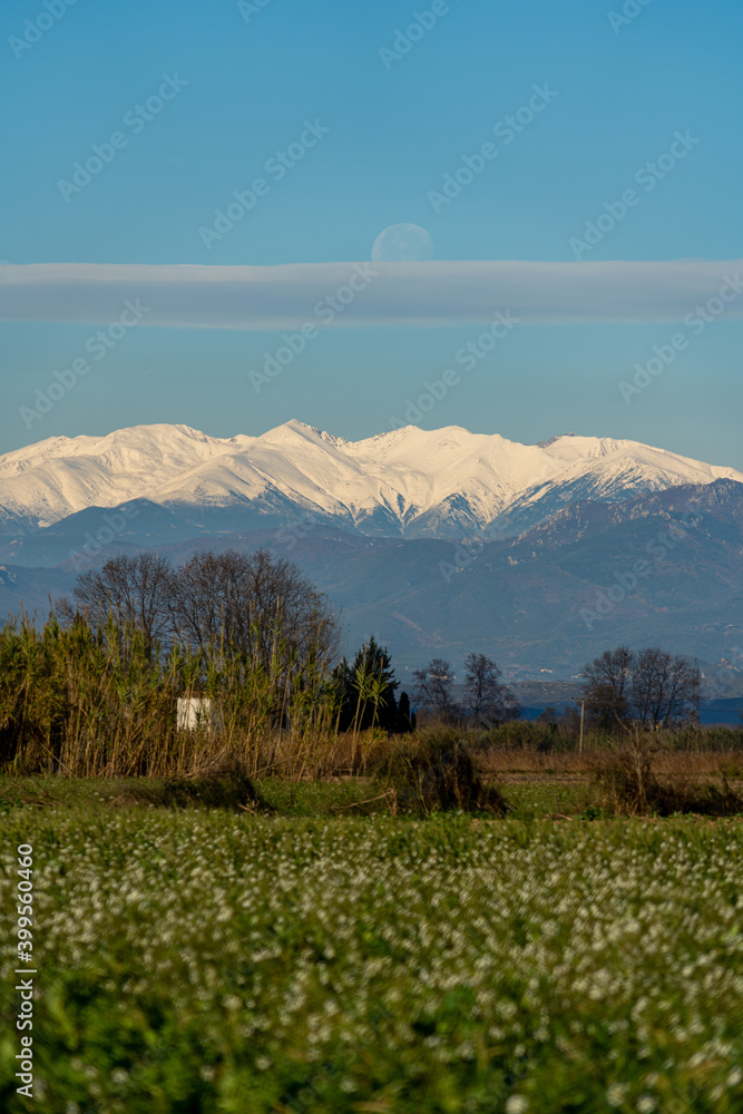 pyrenees spain snowy mountains catalunya figueres roses europe tourism