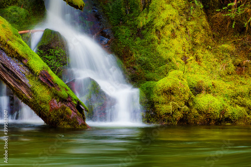 Fototapeta Naklejka Na Ścianę i Meble -  Waterfall along the Salmon River