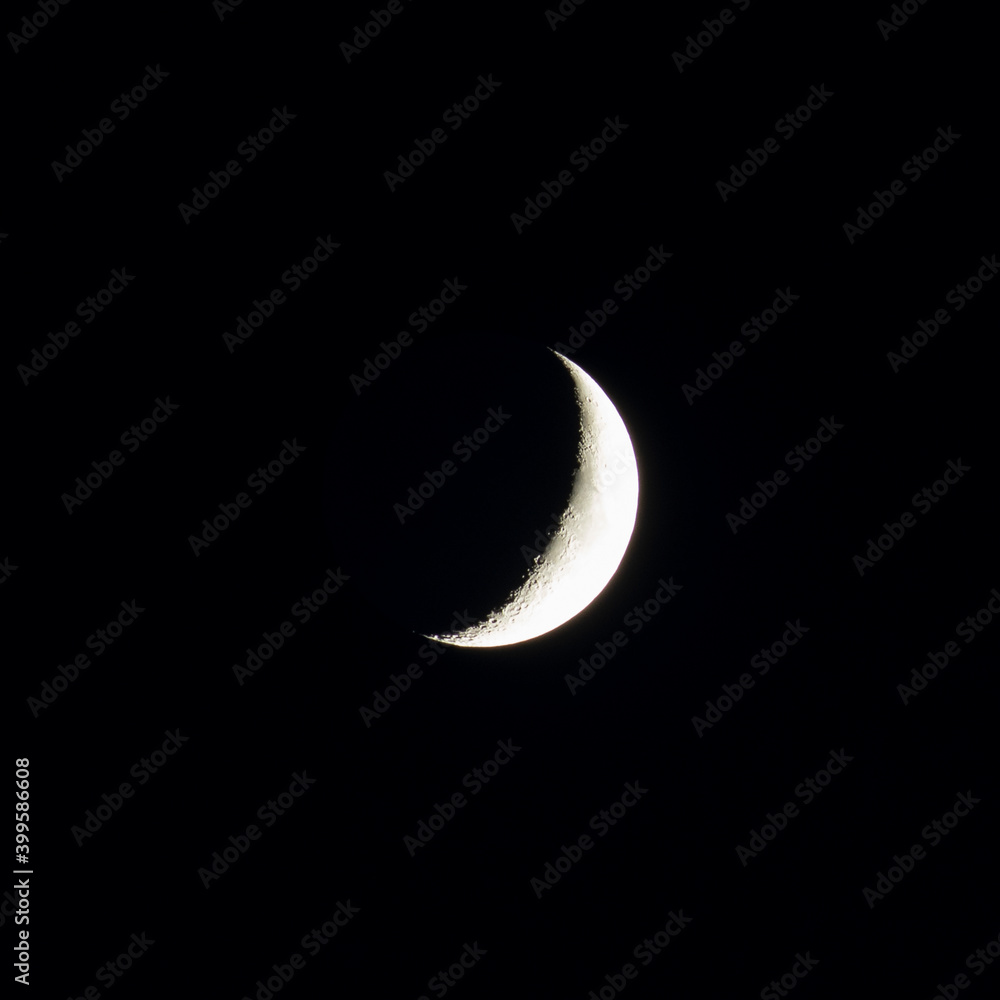 Naklejka premium waxing crescent moon