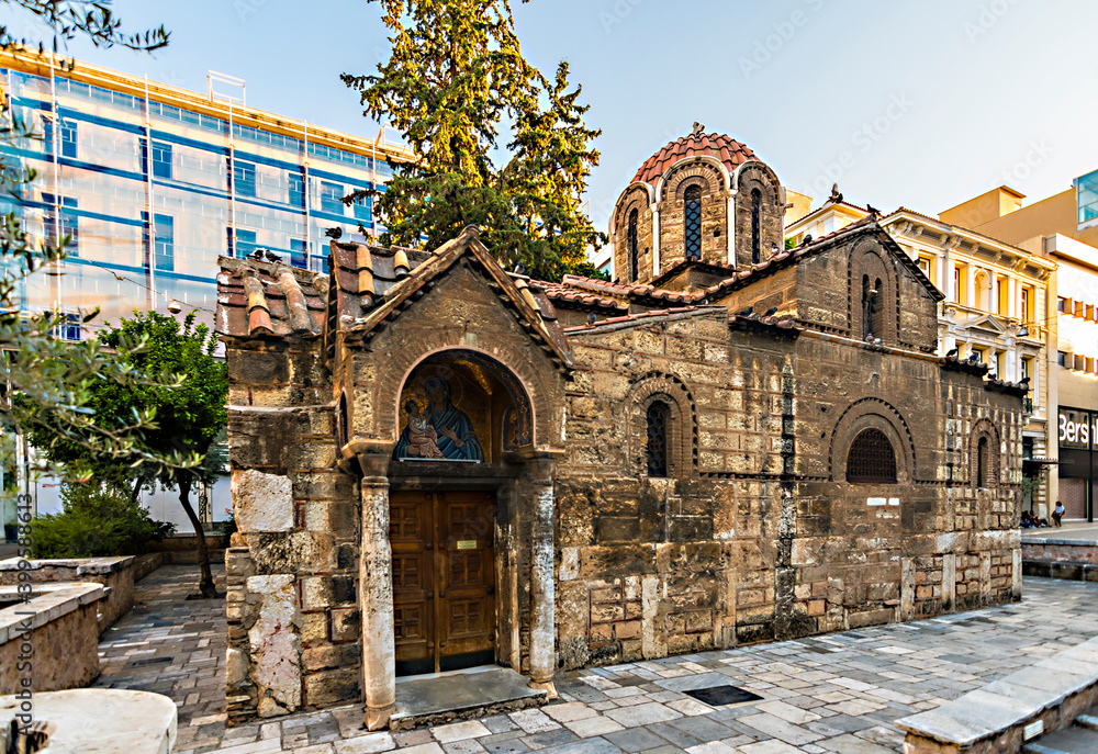 Fototapeta premium Panaghia Kapnikarea Church view on Ermou Street in Athens.