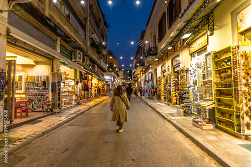 Fototapeta Naklejka Na Ścianę i Meble -  Old street view in Plaka District of Athens