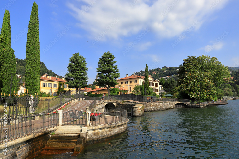 Naklejka premium città di como sil lago in italia, city of como on the lake in italy