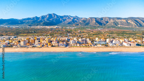 Fototapeta Naklejka Na Ścianę i Meble -  Fotografía aérea de la playa de Xeraco (València-España)