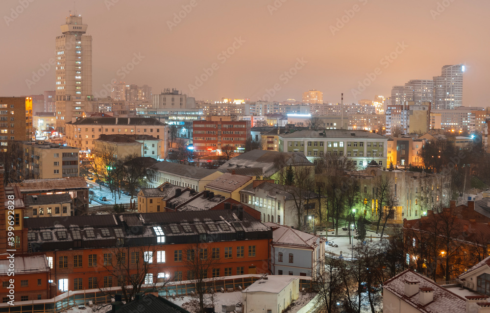 Fototapeta premium Winter snow fell in the city of Minsk.