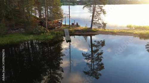 Vue aérienne par drone du parc national d'Oulanka en automne, Suède